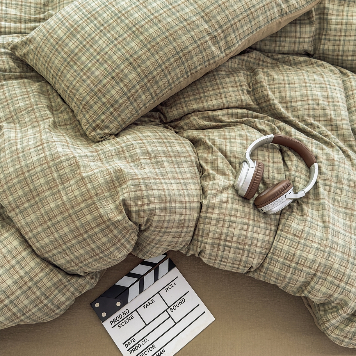 91家纺网 家纺一手货源 找家纺 亨通家纺 2025新款复古原麻双层纱格子系列四件套 青格漫眠