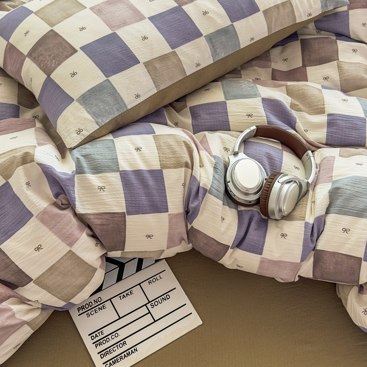 91家纺网 家纺一手货源 找家纺 亨通家纺 2025新款复古原麻双层纱格子系列四件套 漫格温情