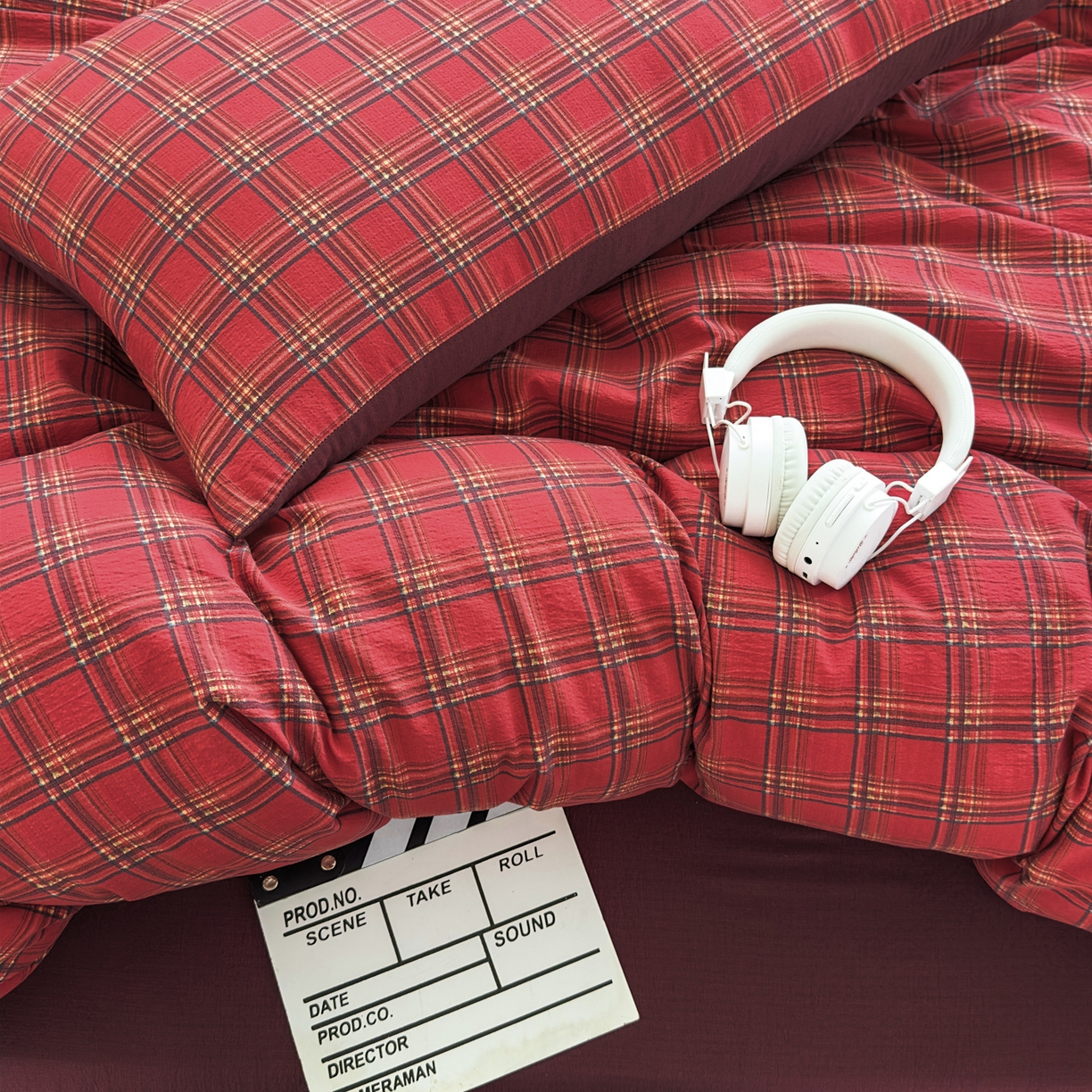 91家纺网 家纺一手货源 找家纺 亨通家纺 2025新款复古原麻双层纱格子系列四件套 绯梦