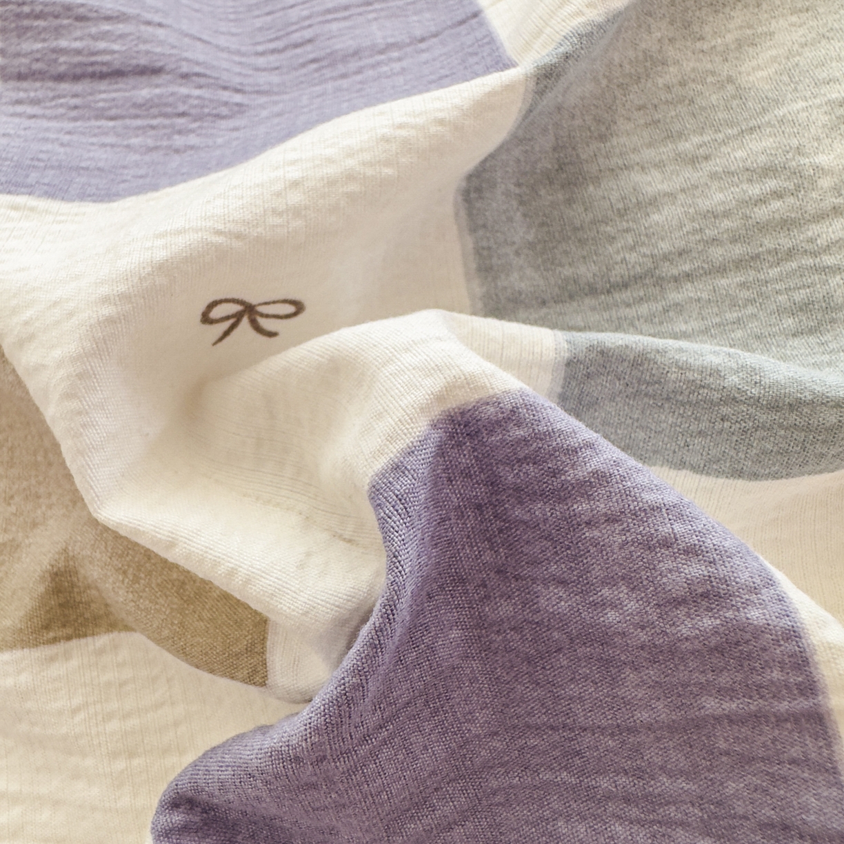 91家纺网 家纺一手货源 找家纺 亨通家纺 2025新款复古原麻双层纱格子系列四件套 漫格温情