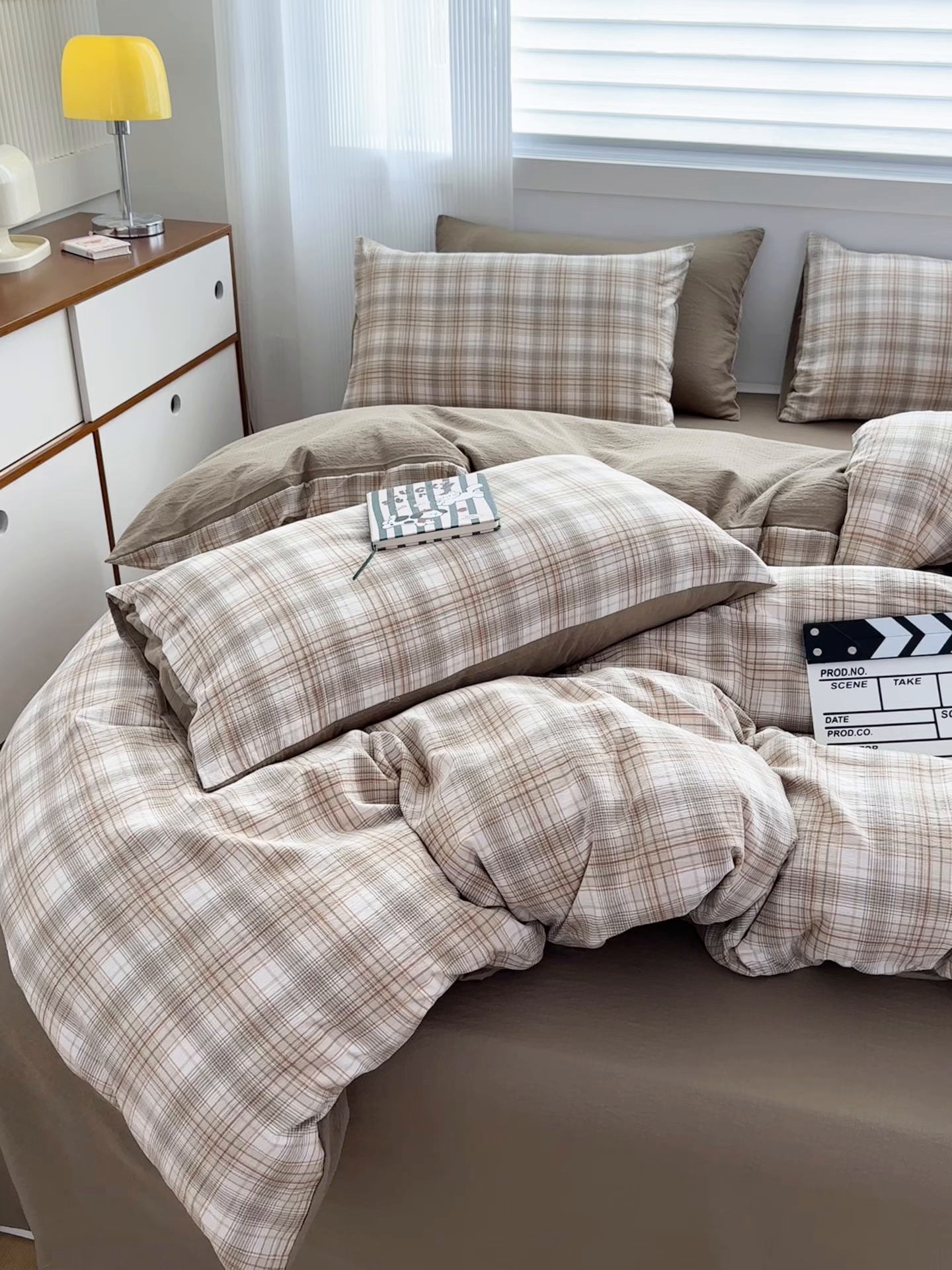 91家纺网 家纺一手货源 找家纺 亨通家纺 2025新款复古原麻双层纱格子系列四件套 格韵暖眠