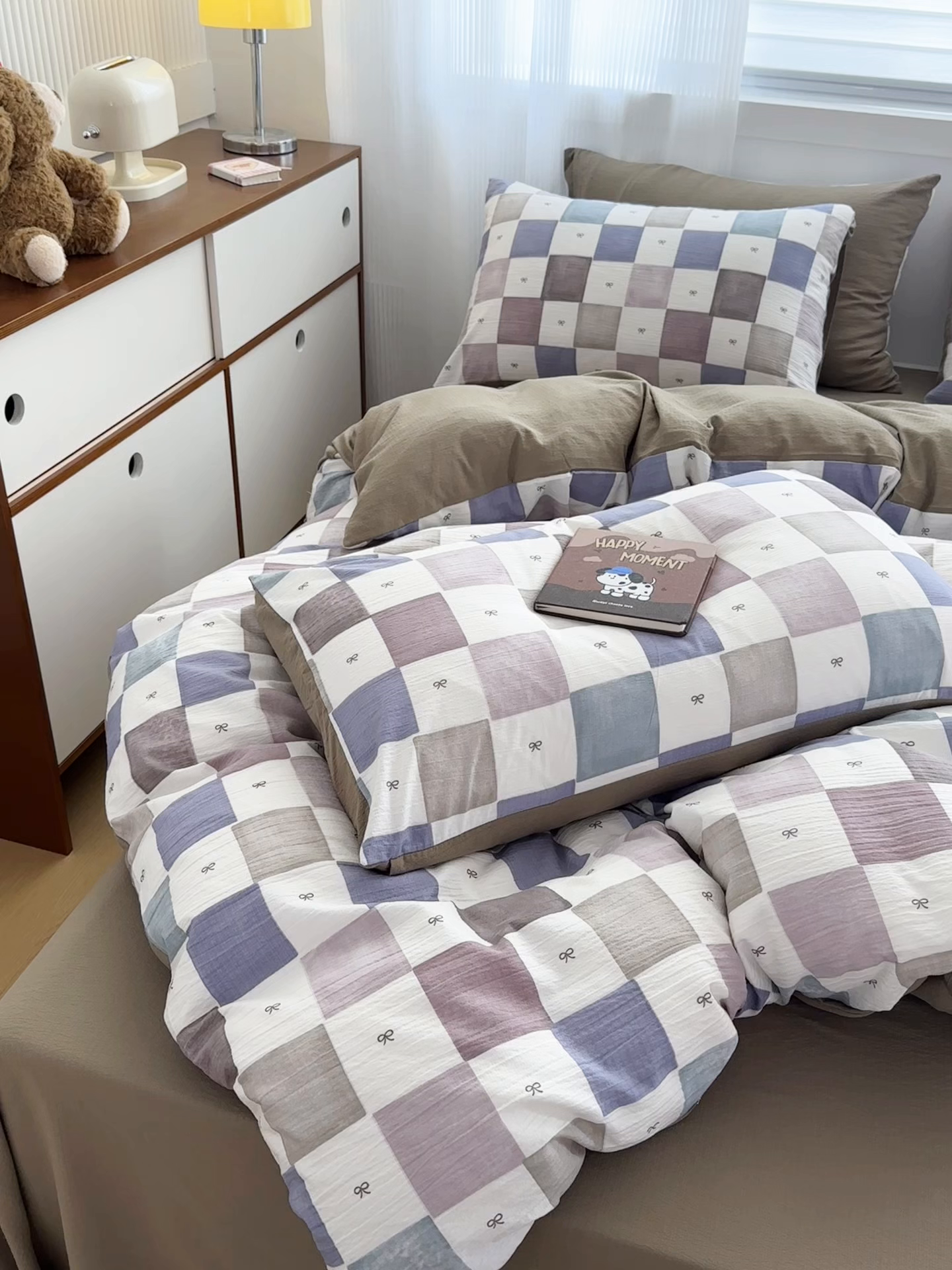 91家纺网 家纺一手货源 找家纺 亨通家纺 2025新款复古原麻双层纱格子系列四件套 漫格温情