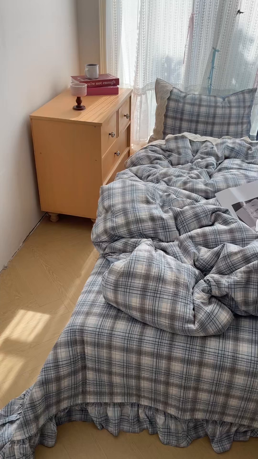 91家纺网 家纺一手货源 找家纺 （总）轻奢坊 2025新款125g高克重撒欢复古格子蕾丝花边四件套