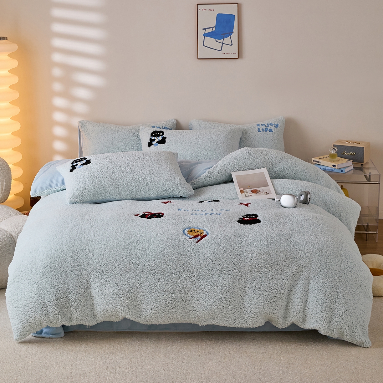 91家纺网 家纺一手货源 找家纺 （总）曼町家居 2025新款羊羔绒牛奶绒毛巾绣四件套