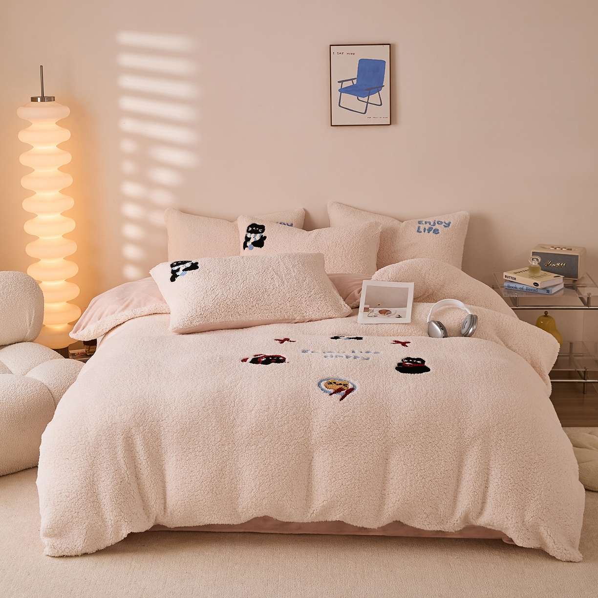 91家纺网 家纺一手货源 找家纺 （总）曼町家居 2025新款羊羔绒牛奶绒毛巾绣四件套