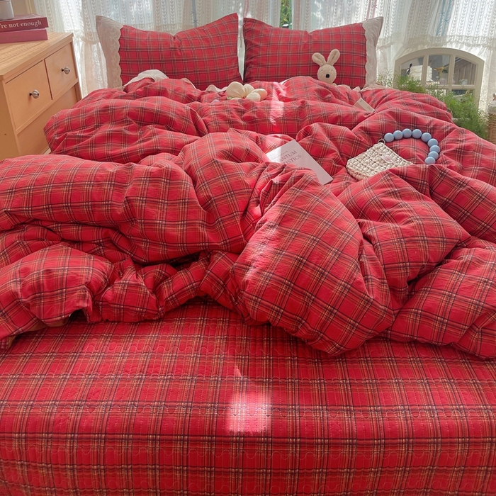 91家纺网 家纺一手货源 找家纺 轻奢坊 2025新款125g高克重皱皱撒欢复古格子蕾丝花边四件套 复古酒红