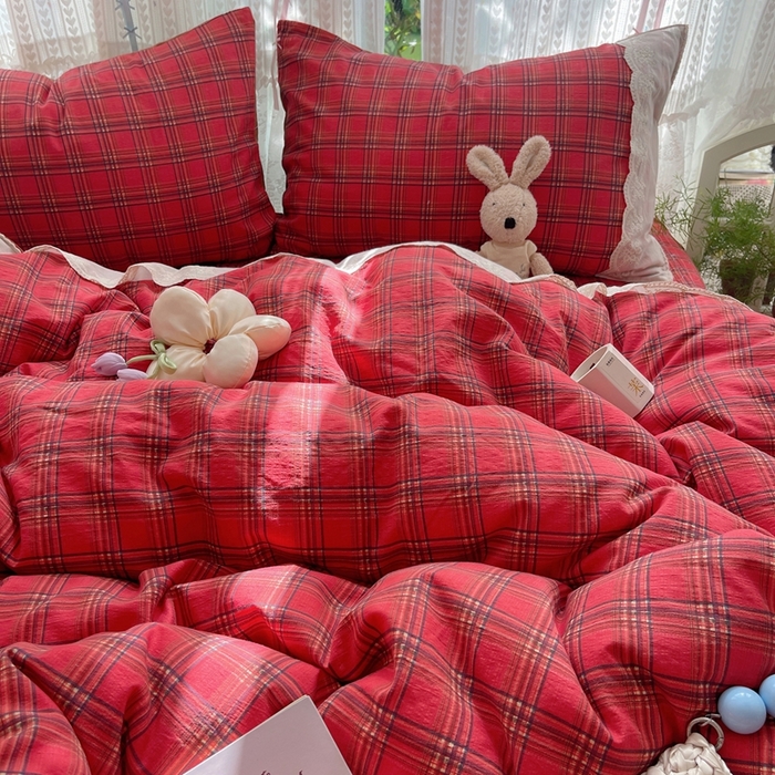 91家纺网 家纺一手货源 找家纺 轻奢坊 2025新款125g高克重皱皱撒欢复古格子蕾丝花边四件套 复古酒红