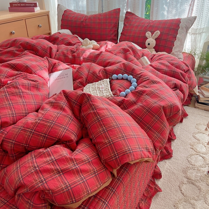 91家纺网 家纺一手货源 找家纺 轻奢坊 2025新款125g高克重皱皱撒欢复古格子蕾丝花边四件套 复古酒红