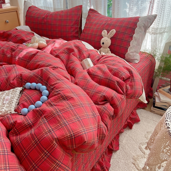 91家纺网 家纺一手货源 找家纺 轻奢坊 2025新款125g高克重皱皱撒欢复古格子蕾丝花边四件套 复古酒红