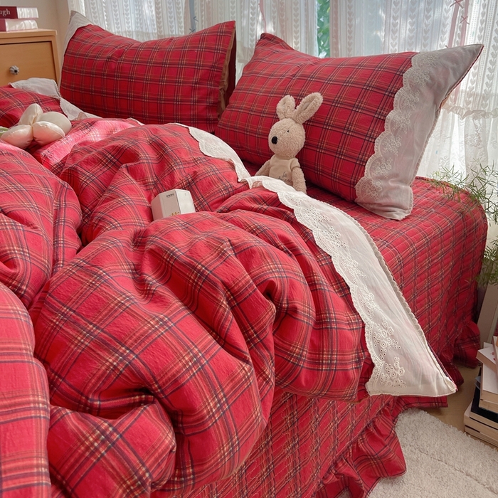 91家纺网 家纺一手货源 找家纺 轻奢坊 2025新款125g高克重皱皱撒欢复古格子蕾丝花边四件套 复古酒红