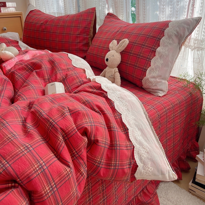 91家纺网 家纺一手货源 找家纺 轻奢坊 2025新款125g高克重皱皱撒欢复古格子蕾丝花边四件套 复古酒红