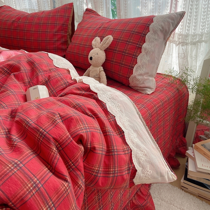 91家纺网 家纺一手货源 找家纺 轻奢坊 2025新款125g高克重皱皱撒欢复古格子蕾丝花边四件套 复古酒红