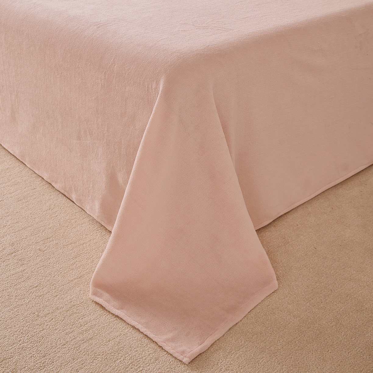 91家纺网 家纺一手货源 找家纺 曼町家居 2025新款羊羔绒牛奶绒毛巾绣四件套 猫咪早餐·米白