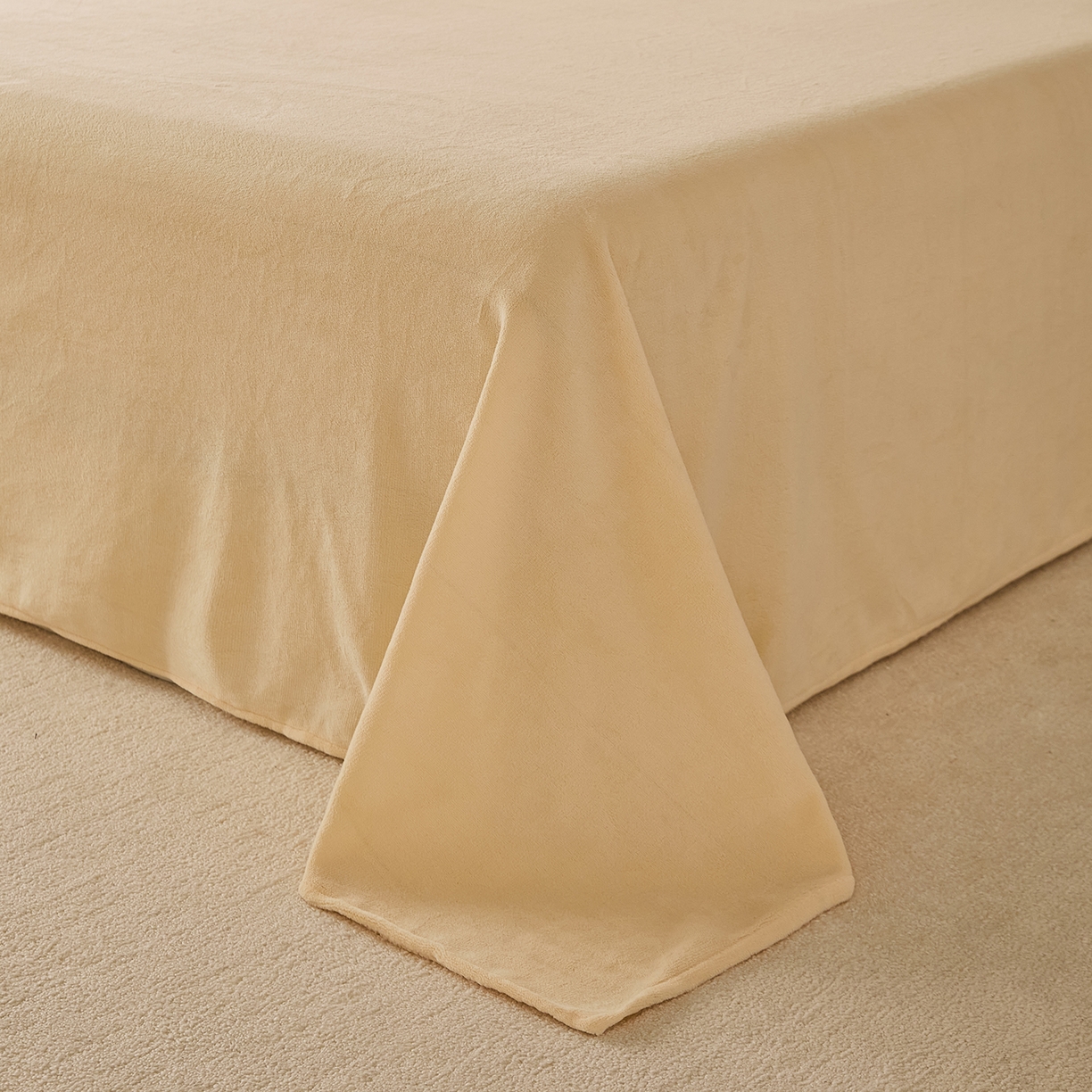 91家纺网 家纺一手货源 找家纺 曼町家居 2025新款羊羔绒牛奶绒毛巾绣四件套 腊肠狗·芝士黄