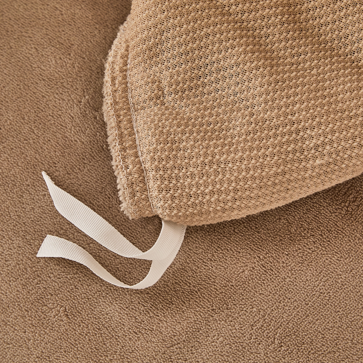 91家纺网 家纺一手货源 找家纺 曼町家居 2025新款羊羔绒牛奶绒毛巾绣四件套 腊肠狗·咖