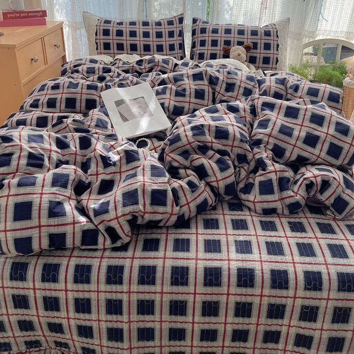 91家纺网 家纺一手货源 找家纺 轻奢坊 2025新款125g高克重皱皱撒欢复古格子蕾丝花边四件套 复古炭黑