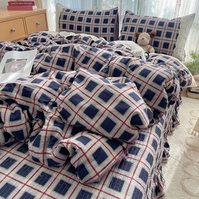 91家纺网 家纺一手货源 找家纺 轻奢坊 2025新款125g高克重皱皱撒欢复古格子蕾丝花边四件套 复古炭黑