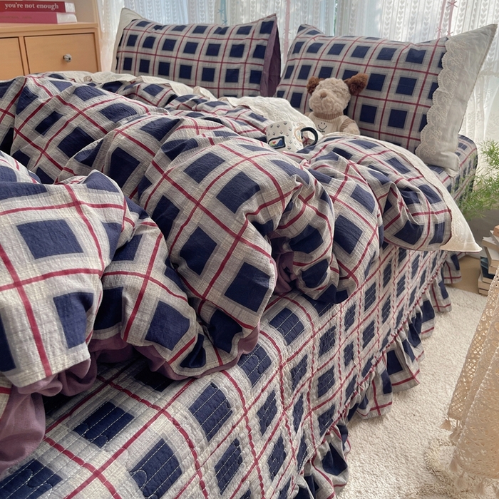 91家纺网 家纺一手货源 找家纺 轻奢坊 2025新款125g高克重皱皱撒欢复古格子蕾丝花边四件套 复古炭黑