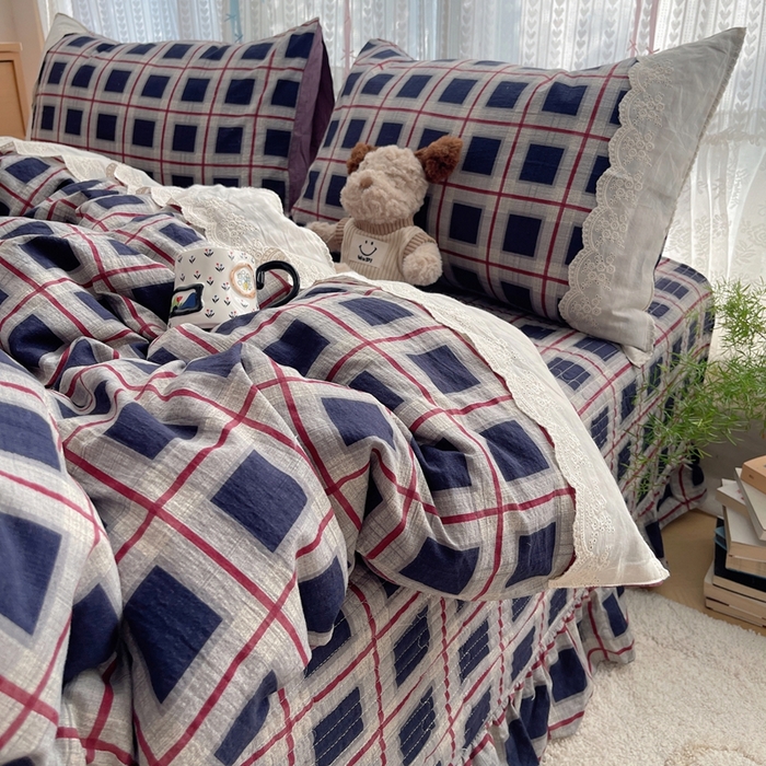 91家纺网 家纺一手货源 找家纺 轻奢坊 2025新款125g高克重皱皱撒欢复古格子蕾丝花边四件套 复古炭黑