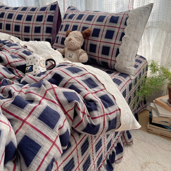 91家纺网 家纺一手货源 找家纺 轻奢坊 2025新款125g高克重皱皱撒欢复古格子蕾丝花边四件套 复古炭黑