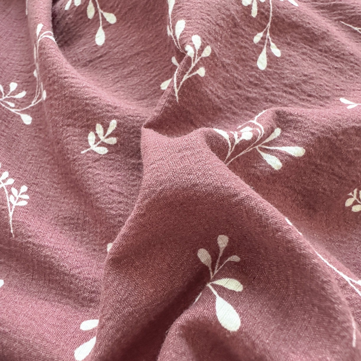 91家纺网 家纺一手货源 找家纺 亨通家纺 2025新款复古原麻双层纱臻至系列四件套 绯色花蔓