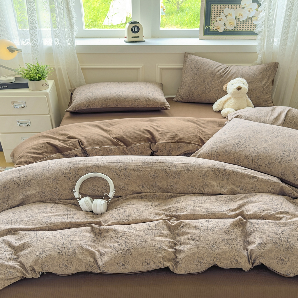 91家纺网 家纺一手货源 找家纺 亨通家纺 2025新款复古原麻双层纱臻至系列四件套 复古棕花