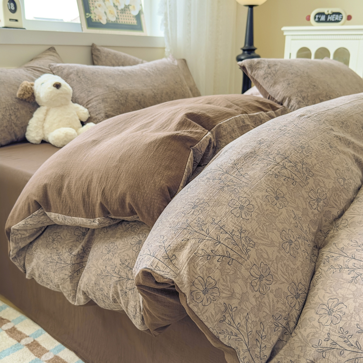 91家纺网 家纺一手货源 找家纺 亨通家纺 2025新款复古原麻双层纱臻至系列四件套 复古棕花