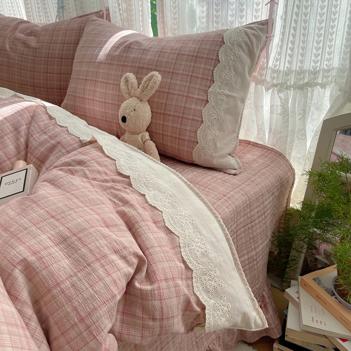 91家纺网 家纺一手货源 找家纺 轻奢坊 2025新款125g高克重皱皱撒欢复古格子蕾丝花边四件套 古典粉格