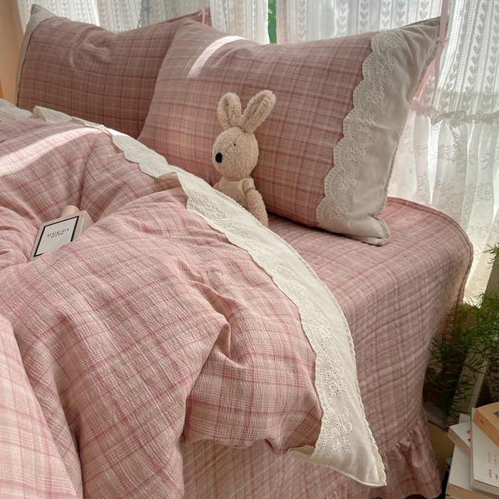 91家纺网 家纺一手货源 找家纺 轻奢坊 2025新款125g高克重皱皱撒欢复古格子蕾丝花边四件套 古典粉格