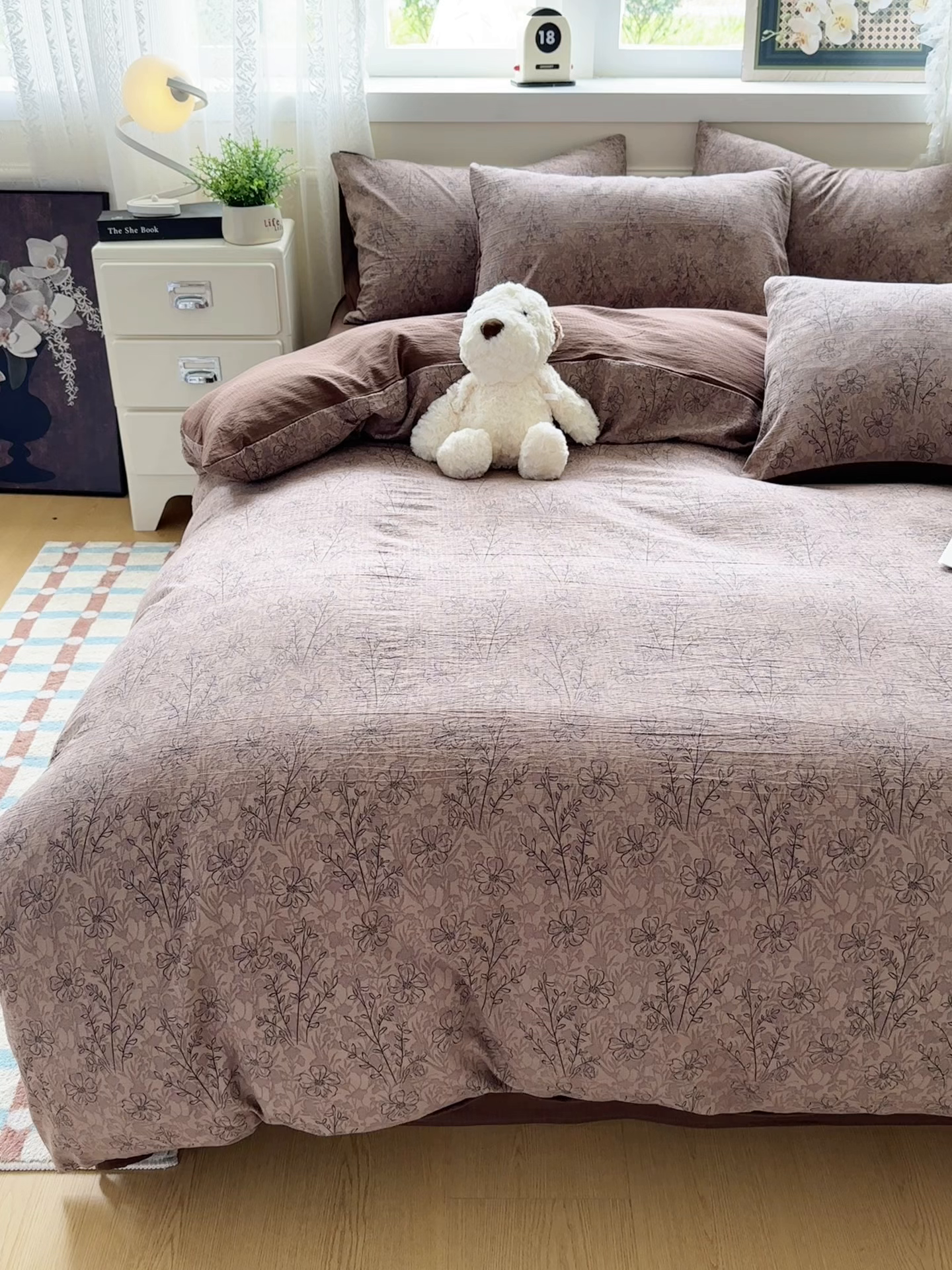 91家纺网 家纺一手货源 找家纺 亨通家纺 2025新款复古原麻双层纱臻至系列四件套 复古棕花