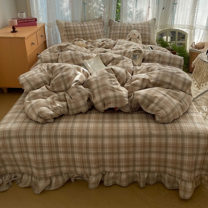 91家纺网 家纺一手货源 找家纺 轻奢坊 2025新款125g高克重皱皱撒欢复古格子蕾丝花边四件套 怀旧棕咖