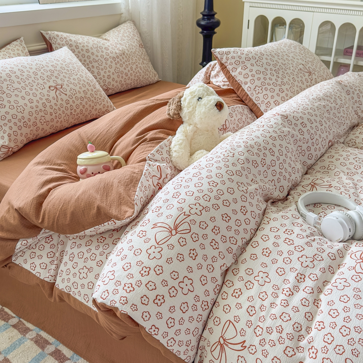 91家纺网 家纺一手货源 找家纺 亨通家纺 2025新款复古原麻双层纱臻至系列四件套 蝴蝶结花-橘