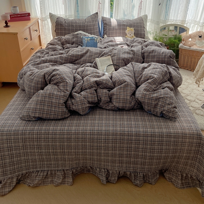 91家纺网 家纺一手货源 找家纺 轻奢坊 2025新款125g高克重皱皱撒欢复古格子蕾丝花边四件套 咖啡方格