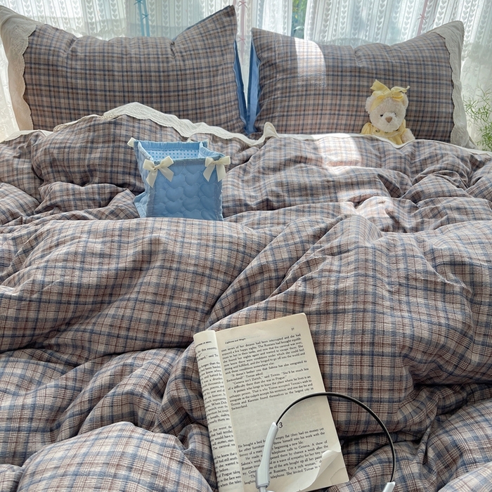 91家纺网 家纺一手货源 找家纺 轻奢坊 2025新款125g高克重皱皱撒欢复古格子蕾丝花边四件套 咖啡方格