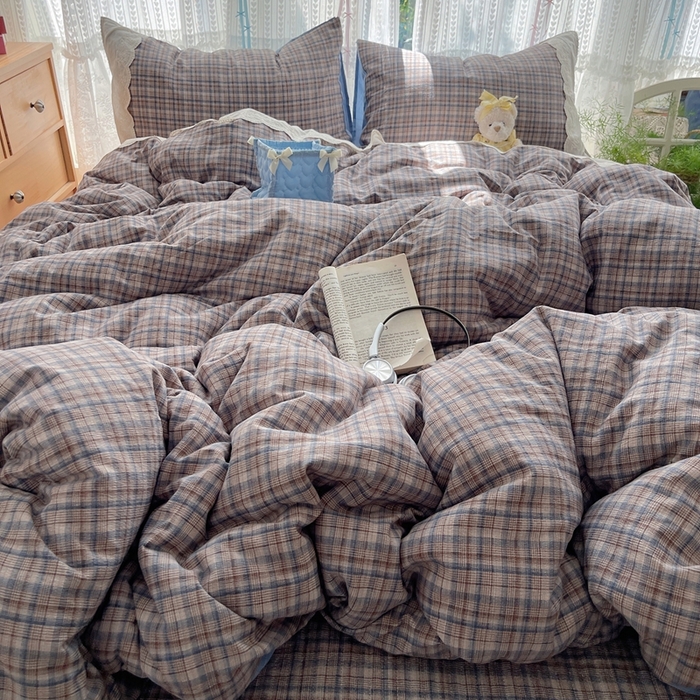 91家纺网 家纺一手货源 找家纺 轻奢坊 2025新款125g高克重皱皱撒欢复古格子蕾丝花边四件套 咖啡方格