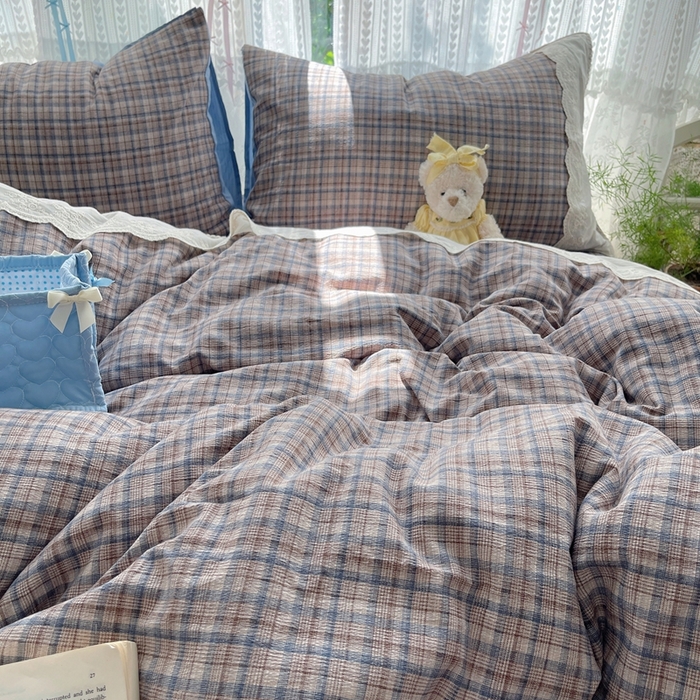 91家纺网 家纺一手货源 找家纺 轻奢坊 2025新款125g高克重皱皱撒欢复古格子蕾丝花边四件套 咖啡方格