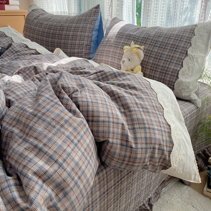 91家纺网 家纺一手货源 找家纺 轻奢坊 2025新款125g高克重皱皱撒欢复古格子蕾丝花边四件套 咖啡方格