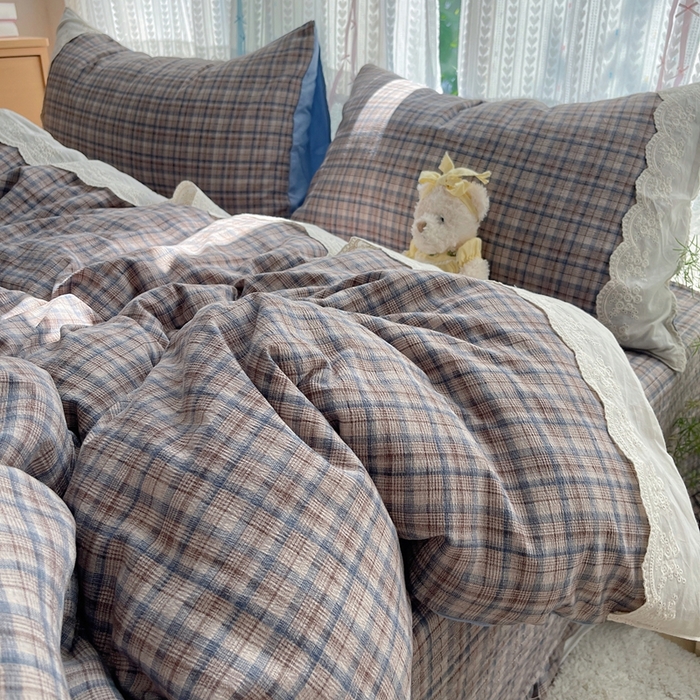 91家纺网 家纺一手货源 找家纺 轻奢坊 2025新款125g高克重皱皱撒欢复古格子蕾丝花边四件套 咖啡方格