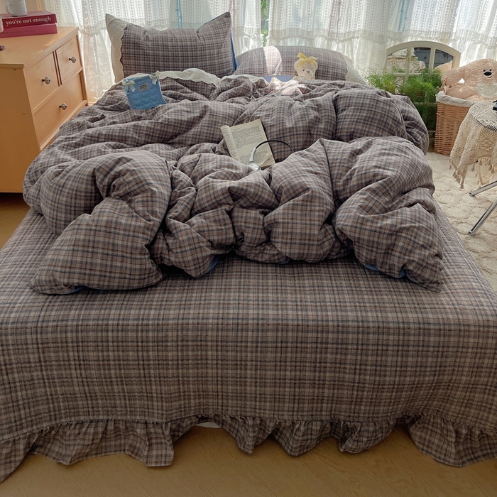 91家纺网 家纺一手货源 找家纺 轻奢坊 2025新款125g高克重皱皱撒欢复古格子蕾丝花边四件套 咖啡方格