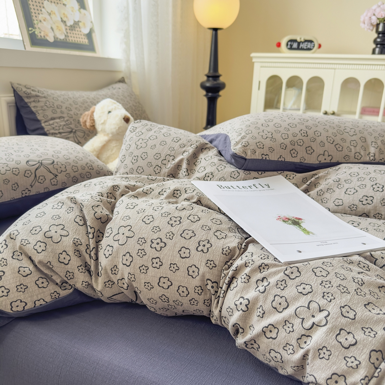 91家纺网 家纺一手货源 找家纺 亨通家纺 2025新款复古原麻双层纱臻至系列四件套 蝴蝶结花-蓝