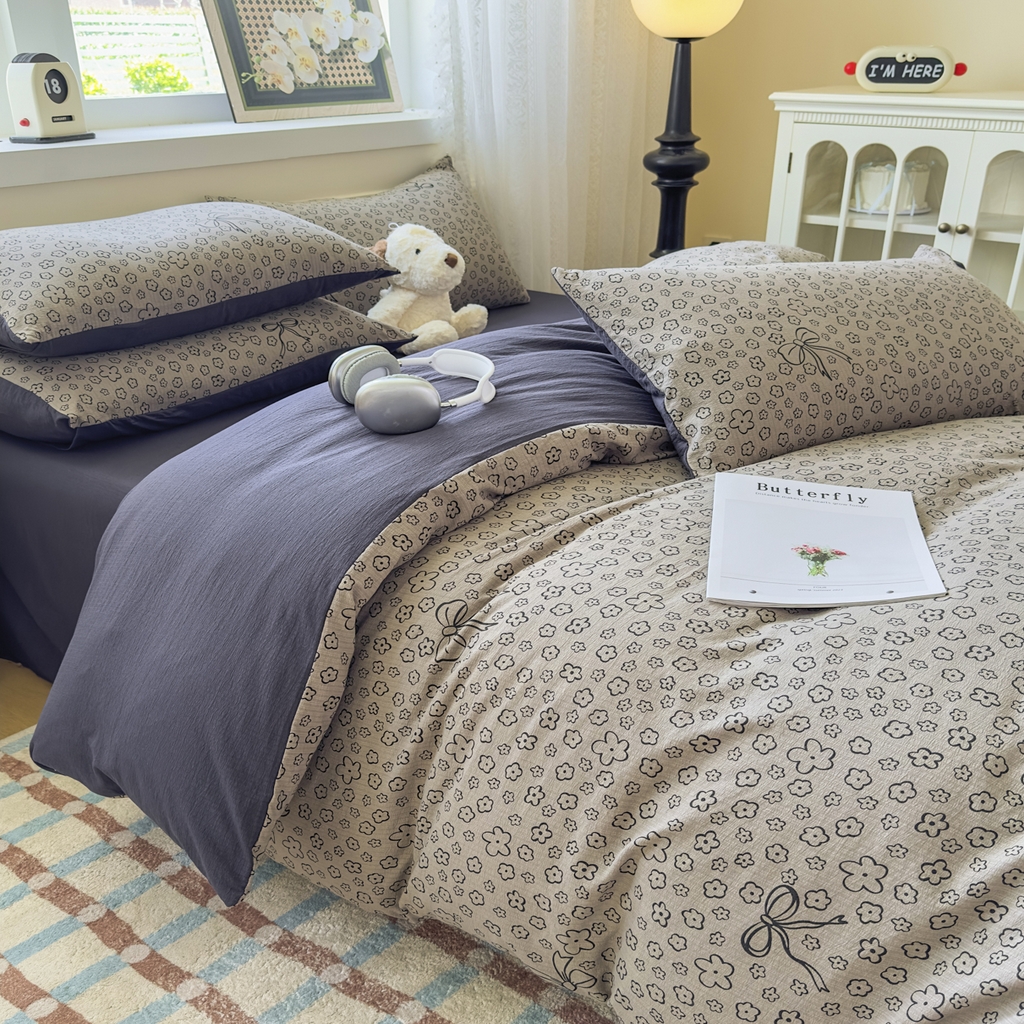 91家纺网 家纺一手货源 找家纺 亨通家纺 2025新款复古原麻双层纱臻至系列四件套 蝴蝶结花-蓝