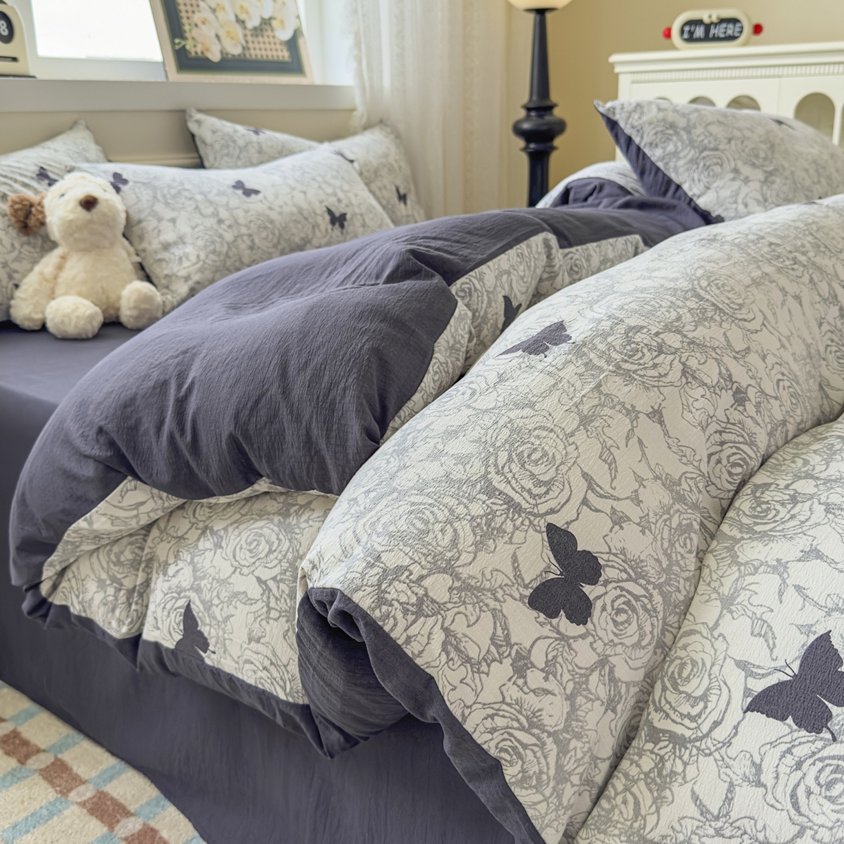 91家纺网 家纺一手货源 找家纺 亨通家纺 2025新款复古原麻双层纱臻至系列四件套 蝴蝶玫瑰