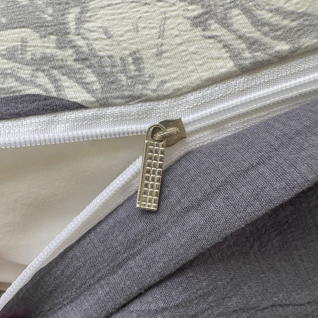 91家纺网 家纺一手货源 找家纺 亨通家纺 2025新款复古原麻双层纱臻至系列四件套 蝴蝶玫瑰