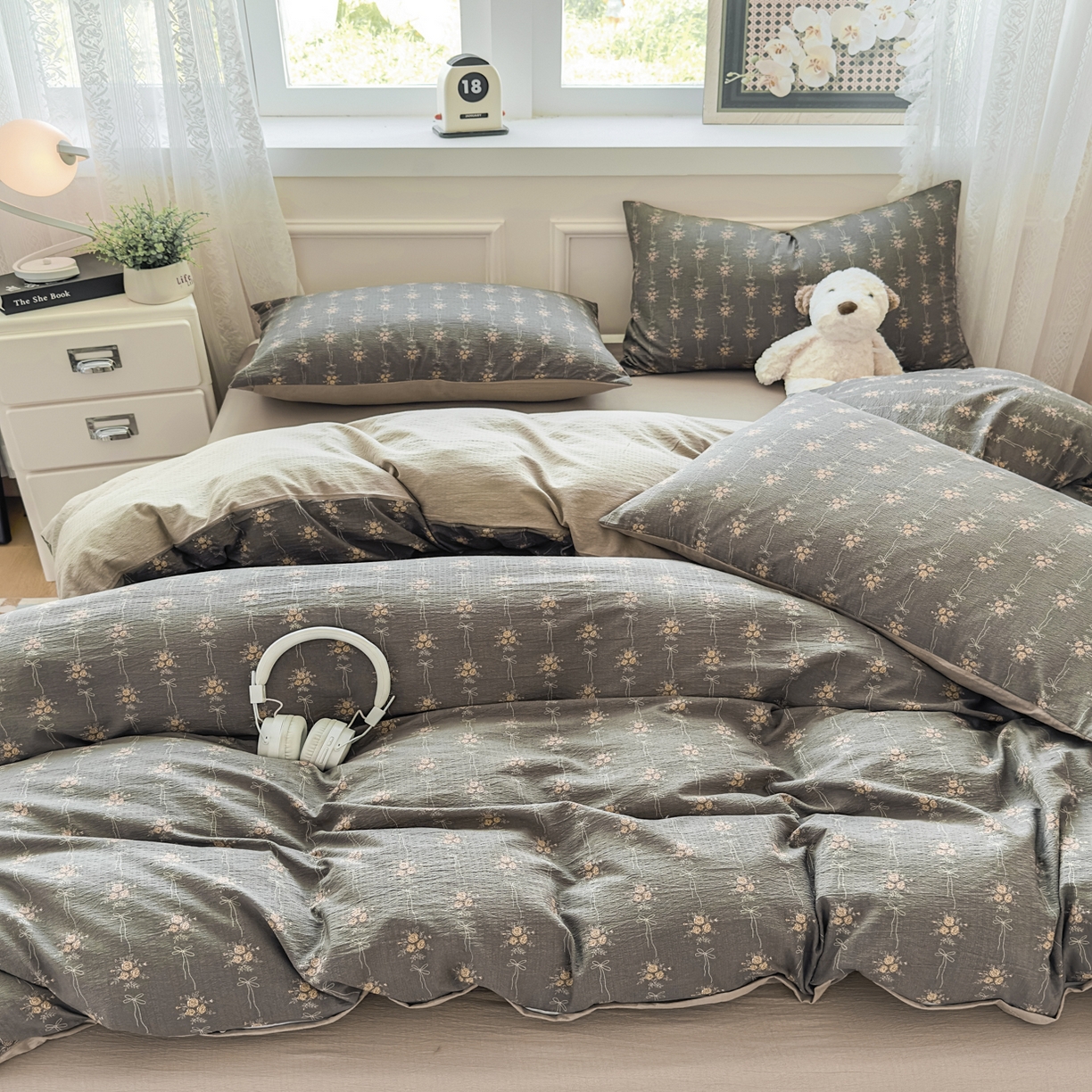 91家纺网 家纺一手货源 找家纺 亨通家纺 2025新款复古原麻双层纱臻至系列四件套 暮花眠曲