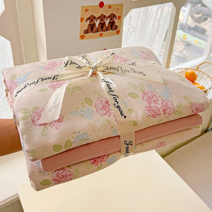 91家纺网 家纺一手货源 找家纺 名品家纺 2025新款加厚高克重人字纹优卡棉双层纱提花四件套（提供买家秀） 露丝