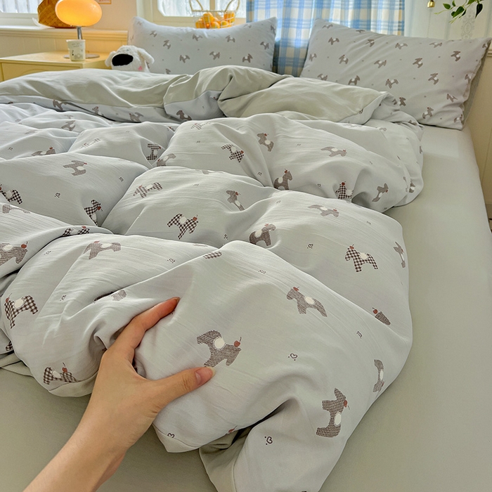 91家纺网 家纺一手货源 找家纺 名品家纺 2025新款加厚高克重人字纹优卡棉双层纱提花四件套（提供买家秀） 七宝