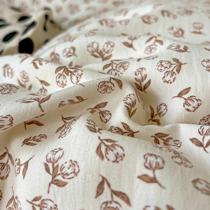 91家纺网 家纺一手货源 找家纺 名品家纺 2025新款加厚高克重人字纹优卡棉双层纱提花四件套（提供买家秀） 颂媛