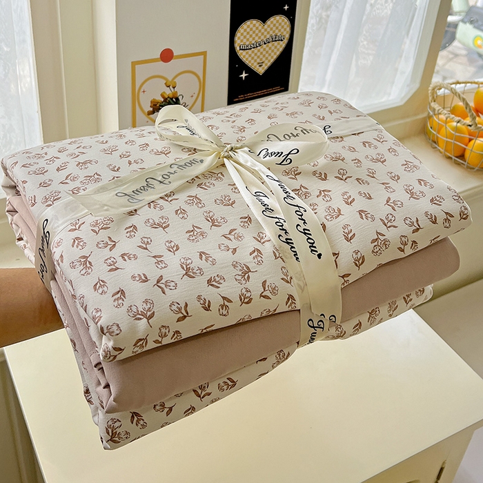 91家纺网 家纺一手货源 找家纺 名品家纺 2025新款加厚高克重人字纹优卡棉双层纱提花四件套（提供买家秀） 颂媛