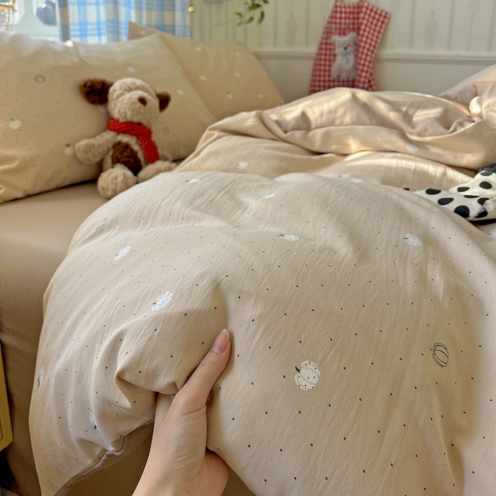 91家纺网 家纺一手货源 找家纺 名品家纺 2025新款加厚高克重人字纹优卡棉双层纱提花四件套（提供买家秀） 小南瓜