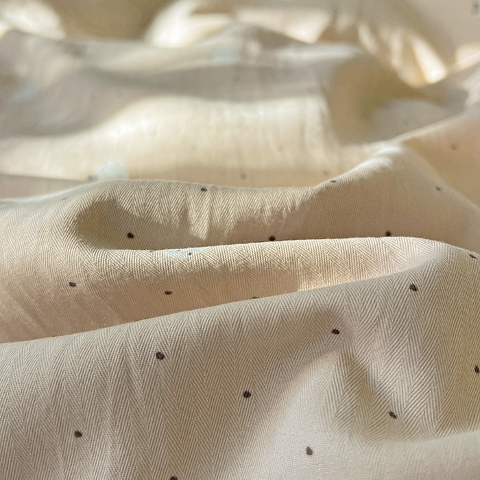 91家纺网 家纺一手货源 找家纺 名品家纺 2025新款加厚高克重人字纹优卡棉双层纱提花四件套（提供买家秀） 小南瓜